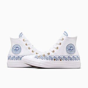Women's Converse high tops size 8 1/2, blue embroidered floral, NWT, NIB
